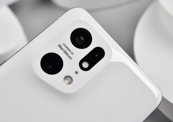 愛押手機(jī)抵押:vivo S15 Pro測評